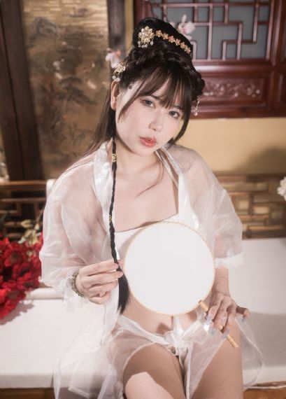 欧美大牌连衣裙图片_国语配音超清