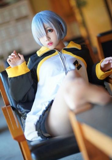 欧美名模大胆写真_手机MP4字幕高清版在线播放